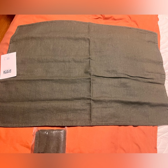 H&M Other - H & M linen pillow cover - size 16x24